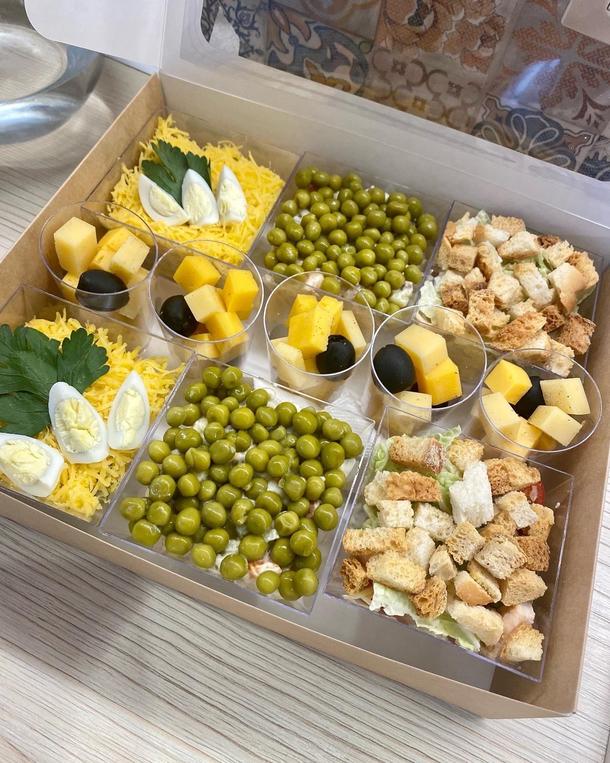 Салат "С тунцом и перепелиным яйцом"