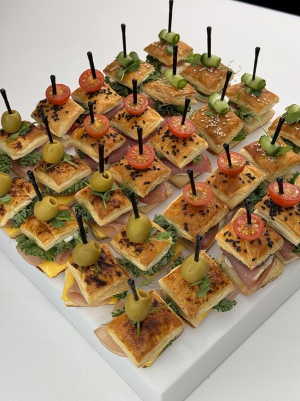 Клаб канапе